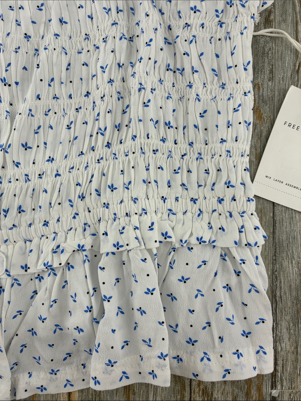 Women's Smocked Top With Peplum Hem Tank Top Size L - Picture 2 of 10
